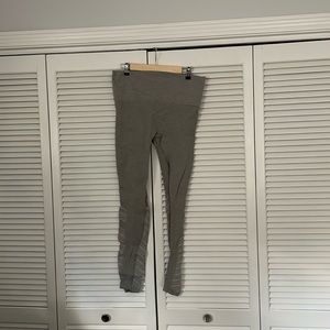 Blanqi size L maternity leggings